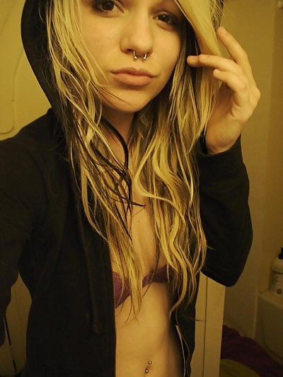 Non Nude Slutty Teen Emo Sluts Non Nude slutty teen emo sluts