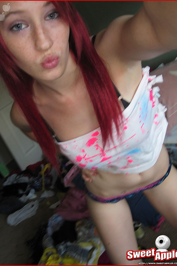 Redhead Sweet Apples Webcam & Selfshot Mega Site